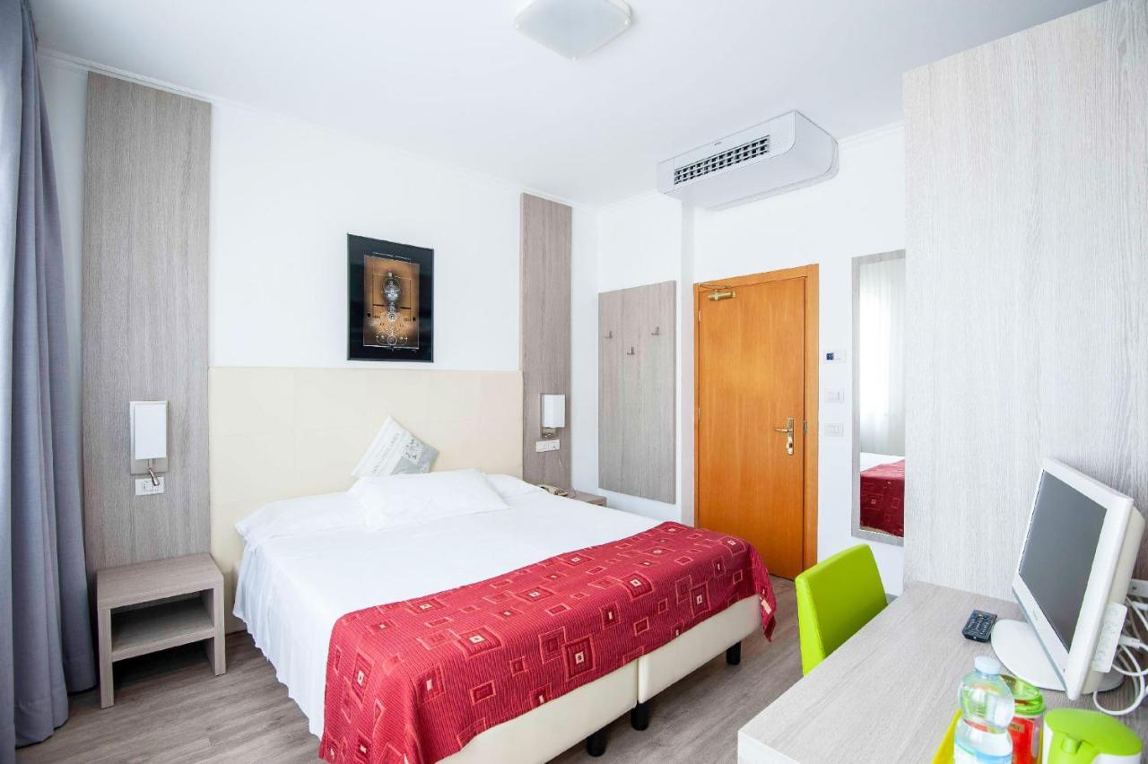 Hotel Venezia Рива-дель-Гарда Экстерьер фото