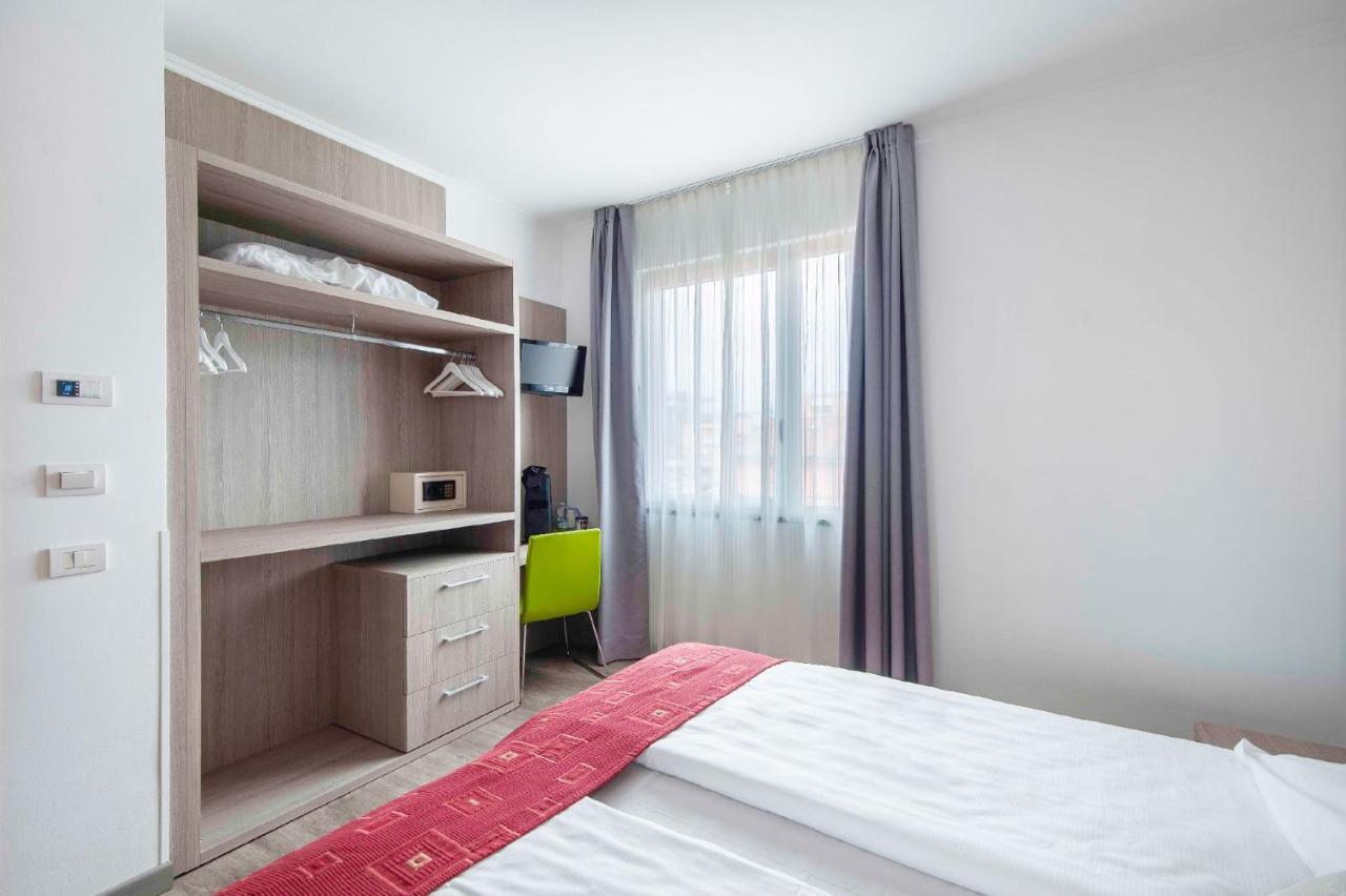 Hotel Venezia Рива-дель-Гарда Экстерьер фото